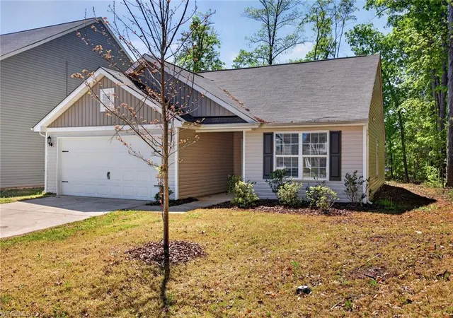Photo 3 of Single family home for sale at 2231 Balmore Ave, Greensboro, NC 27405 | MLS# 1228418 | Listing updated on 2026-07-31