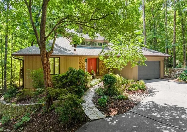1st image of 11 Culbreth Ave, Thomasville, NC 27360 | MLS# 1229497
