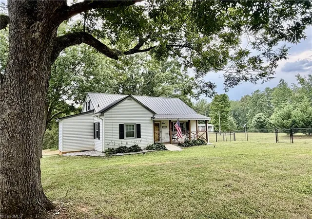 Homes for sale in Lexington, NC | 2935 Boones Cave Rd, Lexington, NC 27295 | MLS# 1226662