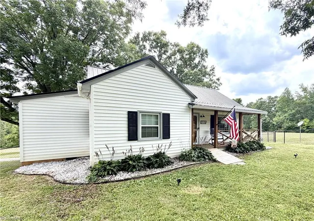 Homes for sale in Lexington, NC | 2935 Boones Cave Rd, Lexington, NC 27295 | MLS# 1226662