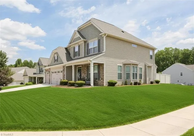 3rd image of 2689 Lamplight Cir, High Point, NC 27265 | MLS# 1224419