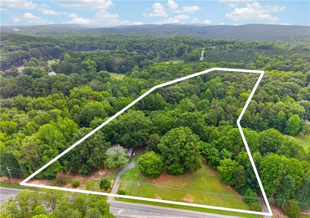 Photo 1 of Single family home for sale at 5175 Us Hwy 220 Bus S, Asheboro, NC 27205 | MLS# 1233511 | Listing updated on 2026-08-27