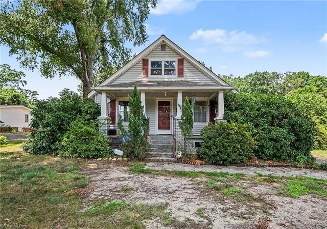 1st image of 820 Walker St, Reidsville, NC 27320 | MLS# 1227333