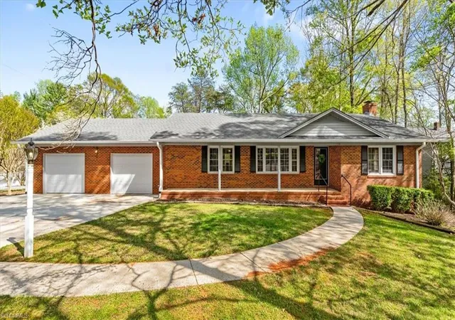 Homes for sale in Reidsville, NC | 1905 Glenn Dr, Reidsville, NC 27320 | MLS# 1214539