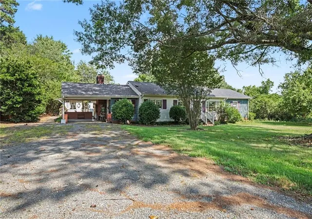 3rd image of 5109 Nc Hwy 89 E, Walnut Cove, NC 27052 | MLS# 1226530