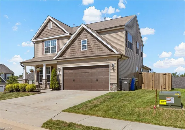 Photo 3 of Single family home for sale at 1839 Deveron Ct, Kernersville, NC 27284 | MLS# 1229917 | Listing updated on 2026-08-18