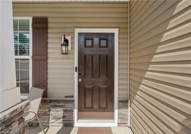 Photo 3 of Single family home for sale at 1839 Deveron Ct, Kernersville, NC 27284 | MLS# 1229917 | Listing updated on 2026-08-18