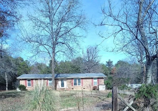 1st image of 5200 Robinwood Dr, Charlotte, NC 28215 | MLS# 1204355