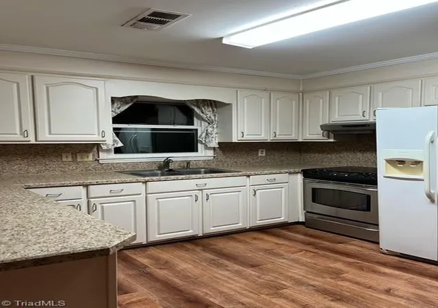 5th image of 5200 Robinwood Dr, Charlotte, NC 28215 | MLS# 1204355