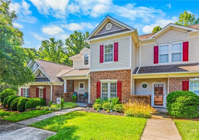 Homes for sale in Winston Salem, NC | 5780 Fox Ridge Ln, Winston Salem, NC 27104 | MLS# 1226879