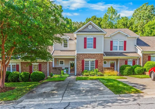 Homes for sale in Winston Salem, NC | 5780 Fox Ridge Ln, Winston Salem, NC 27104 | MLS# 1226879