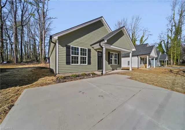 Photo 3 of Single family home for sale at 1129 Kenly St, Salisbury, NC 28144 | MLS# 1231316 | Listing updated on 2026-08-31