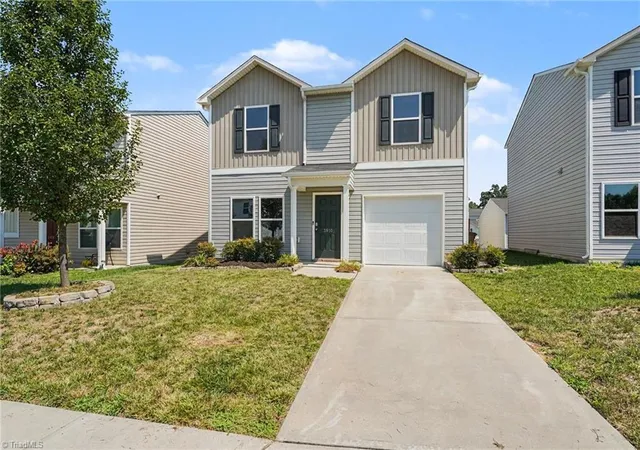 Photo 3 of Sale Pending at 3910 Bellingham Ct, Greensboro, NC 27406 | MLS# 1228274 | Listing updated on 2026-08-12