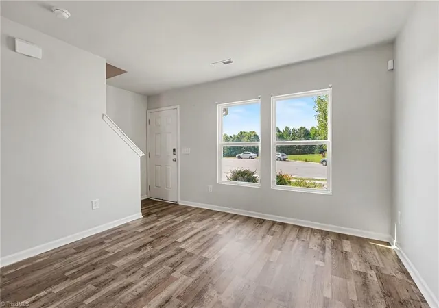 Photo 4 of Sale Pending at 3910 Bellingham Ct, Greensboro, NC 27406 | MLS# 1228274 | Listing updated on 2026-08-12