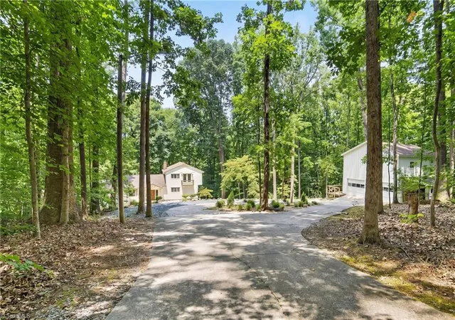 Photo 3 of Single family home for sale at 6809 Brookbank Rd, Summerfield, NC 27358 | MLS# 1228508 | Listing updated on 2026-08-26