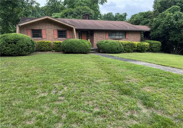 Photo 1 of Single family home for sale at 1206 Bridgepoint Rd, Greensboro, NC 27405 | MLS# 1225839 | Listing updated on 2026-09-11