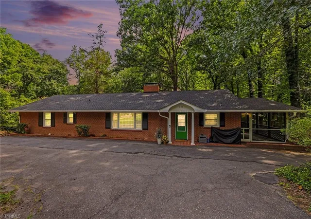 2nd image of 100 Malvern Ct, Winston Salem, NC 27106 | MLS# 1225642