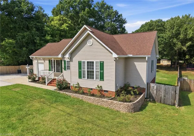 3rd image of 409 N Ayersville Rd, Mayodan, NC 27027 | MLS# 1230698