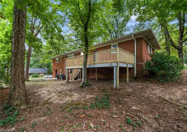 50th image of 2205 Hathaway Dr, Greensboro, NC 27408 | MLS# 1230916