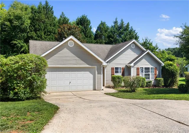 2nd image of 5702 Fountain Head Dr, Greensboro, NC 27455 | MLS# 1229879