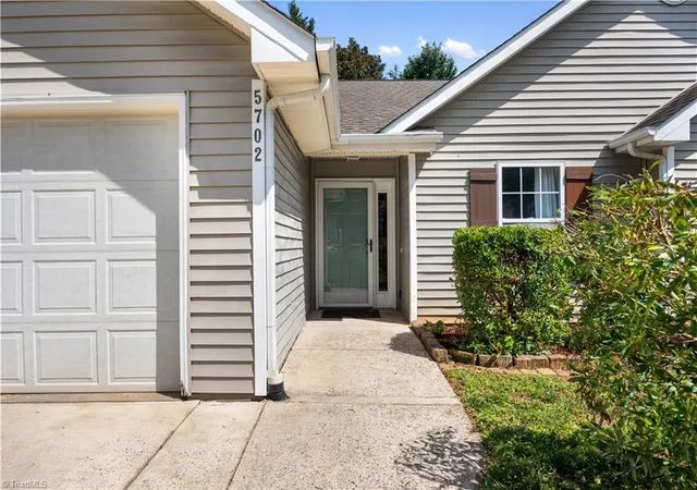 3rd image of 5702 Fountain Head Dr, Greensboro, NC 27455 | MLS# 1229879
