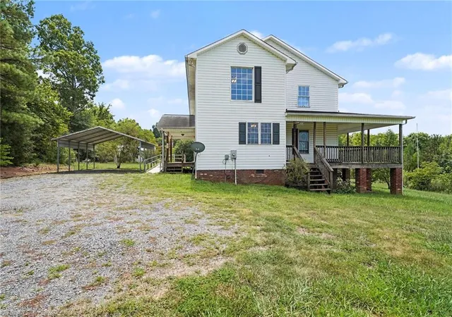 Photo 4 of Single family home for sale at 501 Garner Dr, Denton, NC 27239 | MLS# 1232988 | Listing updated on 2026-09-30