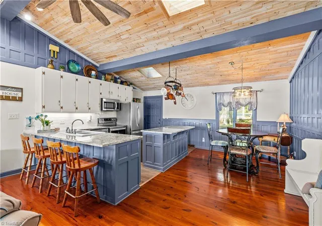 Photo 3 of Single family home for sale at 395 Rendleman Dr, Salisbury, NC 28146 | MLS# 1216048 | Listing updated on 2026-10-05
