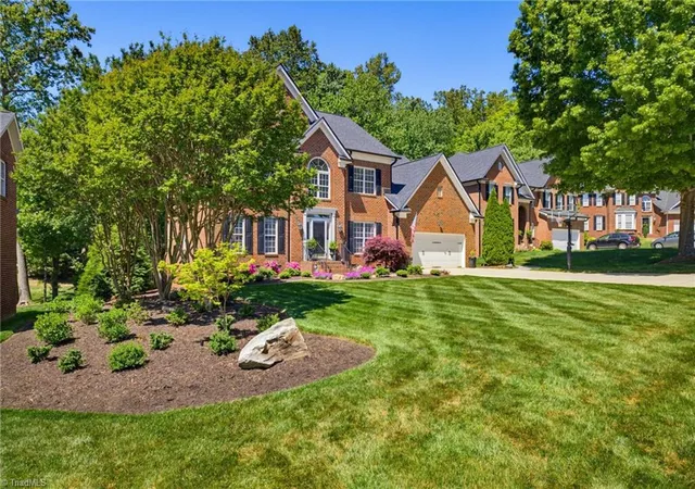 2nd image of 212 Oakmont Cir, Kernersville, NC 27284 | MLS# 1216921