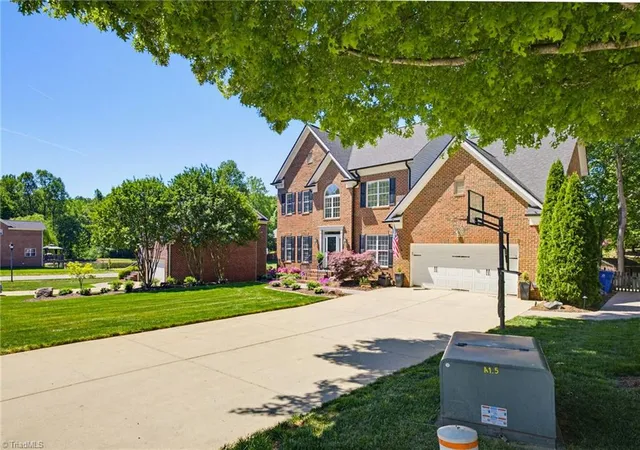 3rd image of 212 Oakmont Cir, Kernersville, NC 27284 | MLS# 1216921