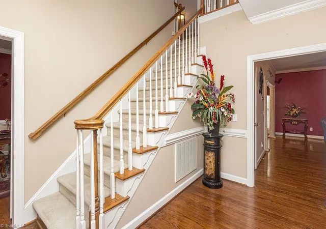Photo 3 of Single family home for sale at 3101 Lodge Dr, Jamestown, NC 27282 | MLS# 1229873 | Listing updated on 2026-09-16