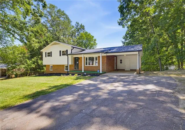 Photo 4 of Sale Pending at 182 Regency Dr, Reidsville, NC 27320 | MLS# 1233688 | Listing updated on 2026-09-03