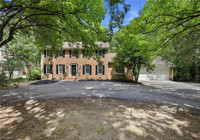Photo 2 of Sale Pending at 1310 Westridge Rd, Greensboro, NC 27410 | MLS# 1228388 | Listing updated on 2026-09-22
