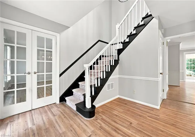Photo 3 of Sale Pending at 1310 Westridge Rd, Greensboro, NC 27410 | MLS# 1228388 | Listing updated on 2026-09-22