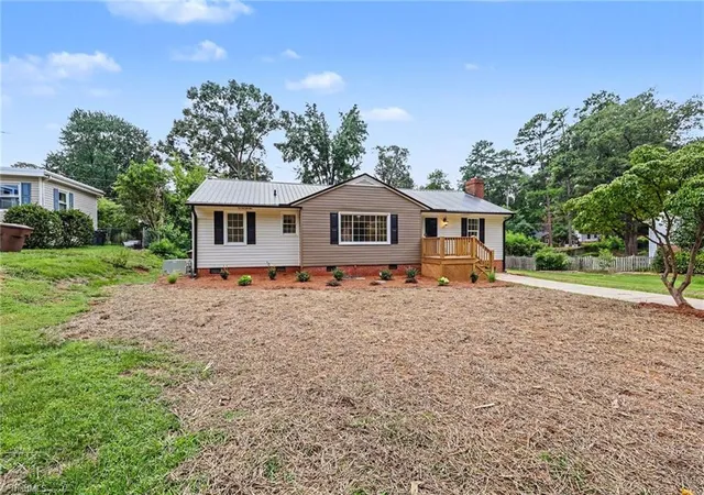 5th image of 2309 Fernwood Dr, Greensboro, NC 27408 | MLS# 1230317