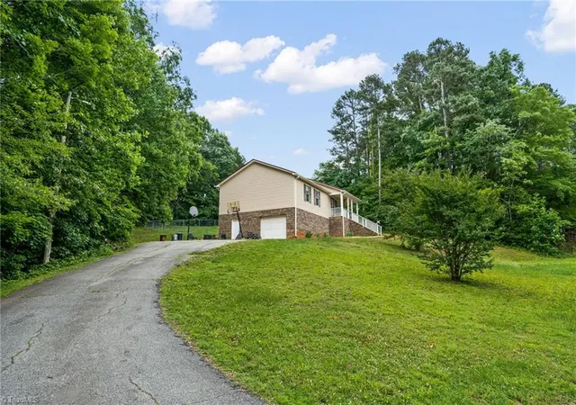 Homes for sale in Lexington, NC | 2383 Burkhart Rd, Lexington, NC 27292 | MLS# 1222652