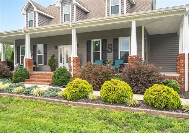 Photo 4 of Single family home for sale at 1819 Merritt Trl, Burlington, NC 27217 | MLS# 1230583 | Listing updated on 2026-09-10