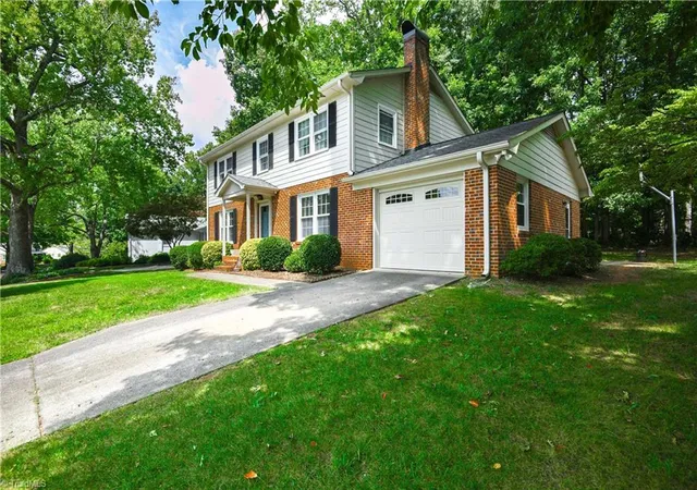 Photo 3 of Single family home for sale at 3701 Brandywine Dr, Greensboro, NC 27410 | MLS# 1233921 | Listing updated on 2026-09-06