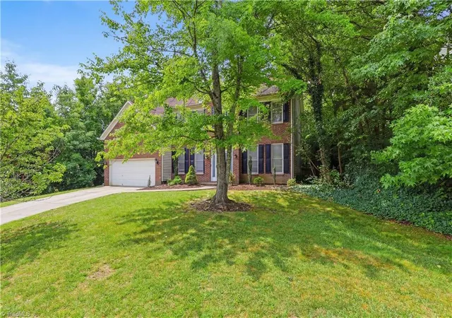 Photo 2 of Single family home for sale at 4212 Brentonshire Ln, High Point, NC 27265 | MLS# 1226291 | Listing updated on 2026-09-16