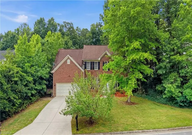 Photo 3 of Single family home for sale at 4212 Brentonshire Ln, High Point, NC 27265 | MLS# 1226291 | Listing updated on 2026-09-16