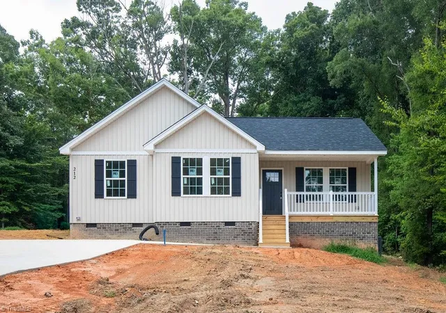 Photo 1 of Single family home for sale at 212 Koontz Ave, Thomasville, NC 27360 | MLS# 1233101 | Listing updated on 2026-09-05