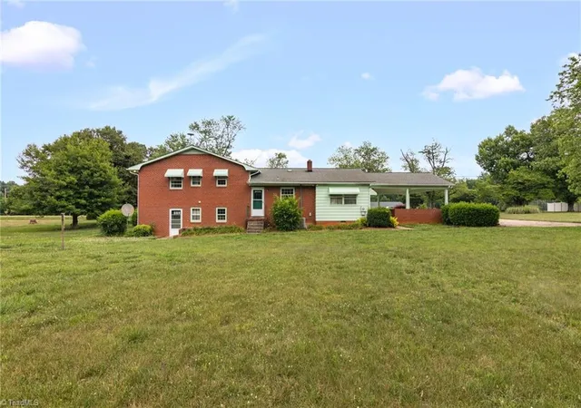 4th image of 8003 Clinard Farms Rd, High Point, NC 27265 | MLS# 1223682
