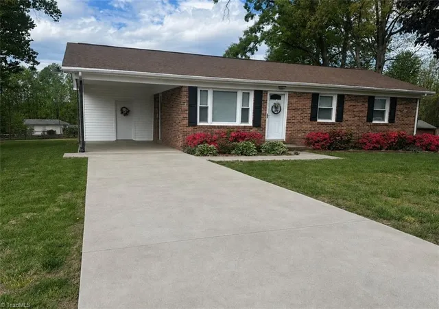 4th image of 184 Shamrock Ave, Mount Airy, NC 27030 | MLS# 1220438