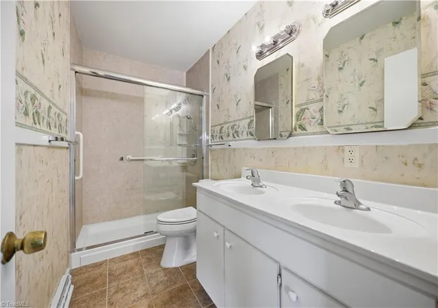 Photo 4 of Sale Pending at 2204 Four Seasons Blvd, Greensboro, NC 27407 | MLS# 1227040 | Listing updated on 2026-09-19