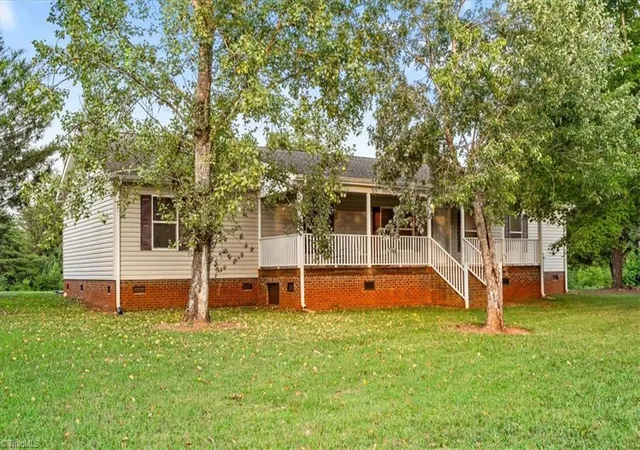 2nd image of 471 Guilrock Ln, Browns Summit, NC 27214 | MLS# 1231174