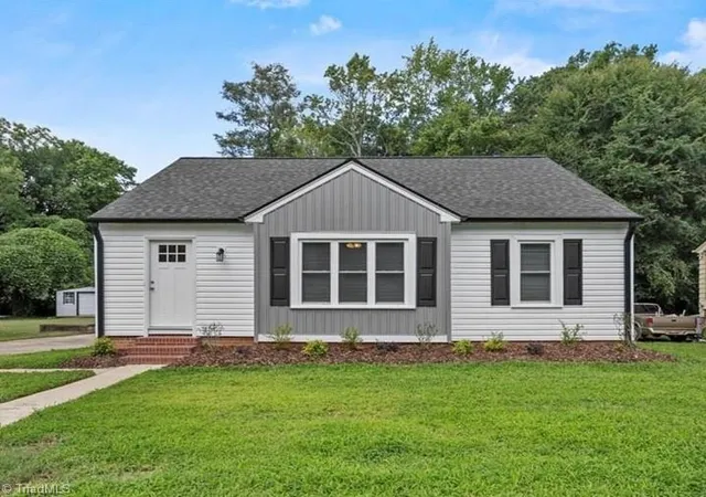 2nd image of 730 Holly St, Asheboro, NC 27203 | MLS# 1230879