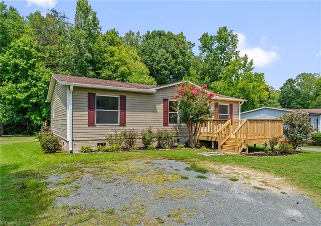 Photo 2 of Sale Pending at 4886 Oak Branch Ln, Walkertown, NC 27051 | MLS# 1231762 | Listing updated on 2026-09-14