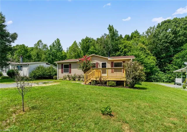 Photo 3 of Sale Pending at 4886 Oak Branch Ln, Walkertown, NC 27051 | MLS# 1231762 | Listing updated on 2026-09-14