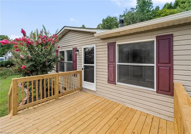 Photo 4 of Sale Pending at 4886 Oak Branch Ln, Walkertown, NC 27051 | MLS# 1231762 | Listing updated on 2026-09-14