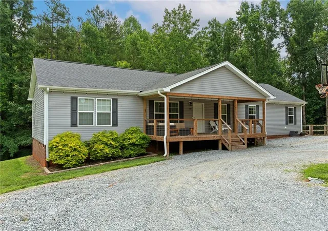Photo 1 of Sale Pending at 300 S Union Grv Rd, Lexington, NC 27295 | MLS# 1227563 | Listing updated on 2026-08-23