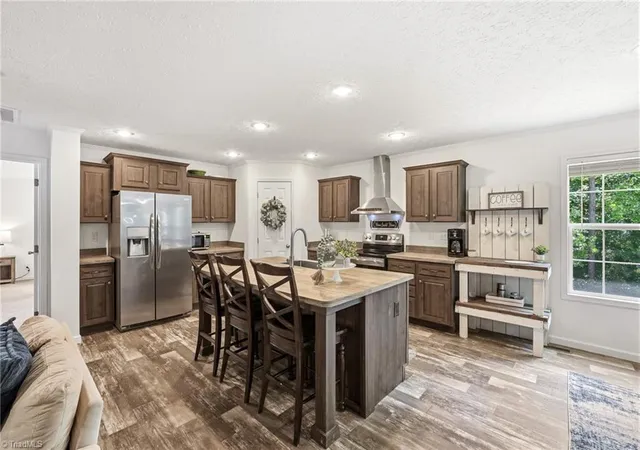 Photo 4 of Sale Pending at 300 S Union Grv Rd, Lexington, NC 27295 | MLS# 1227563 | Listing updated on 2026-08-23